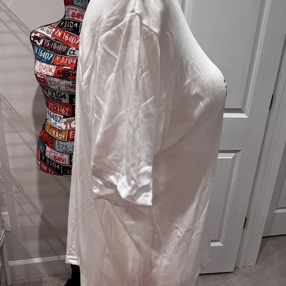 White Off the Shoulder Short Sleeve T-Shirt (NWOT) - Picture 6 of 8